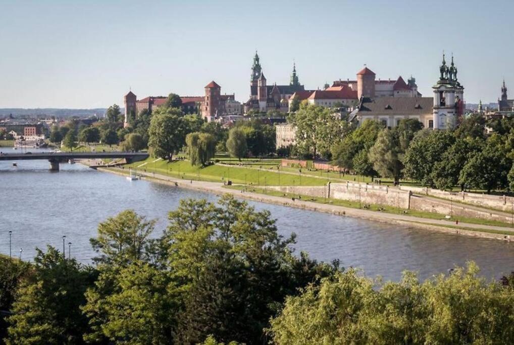 Premium For Old Town & Jewish Quarter Pool Apartment